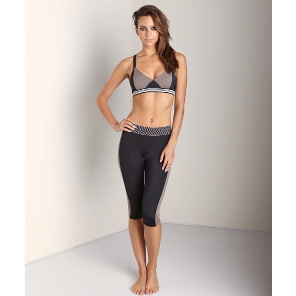 🦄SOLD🦄 Olympia Activewear | Zeus Crop Legging - Picture 12 of 12